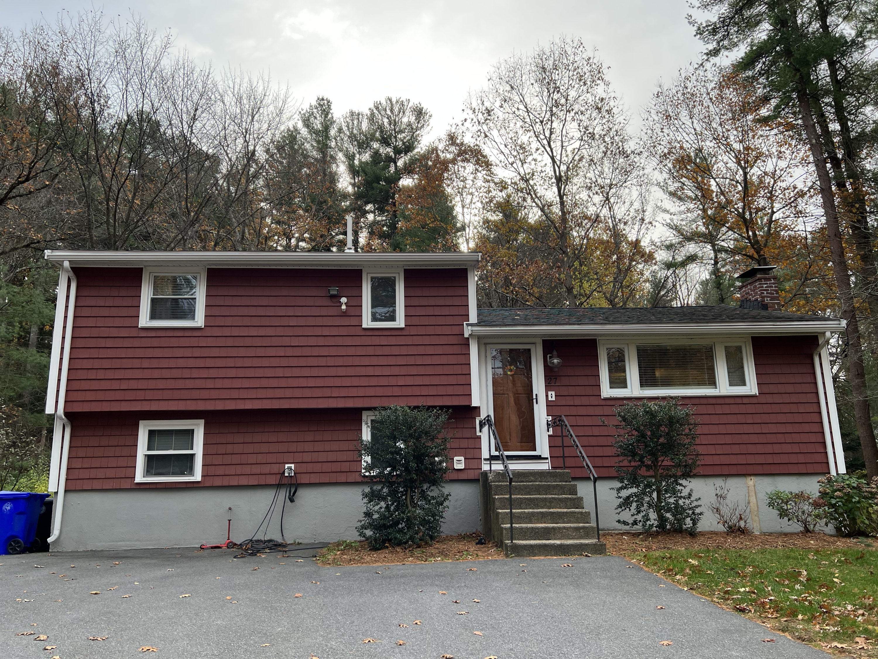 27 Burlington Rd., Bedford, MA - 4,100 USD/ month